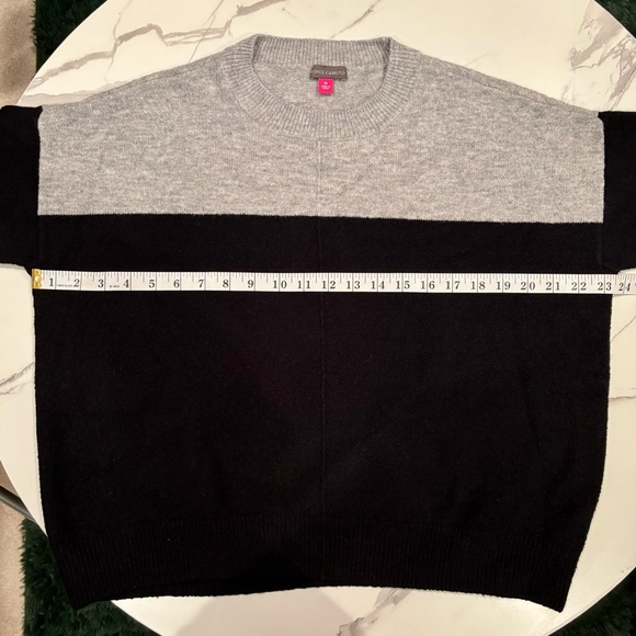 Vince Camuto Heather Gray and Black Sweater - Picture 4 of 7